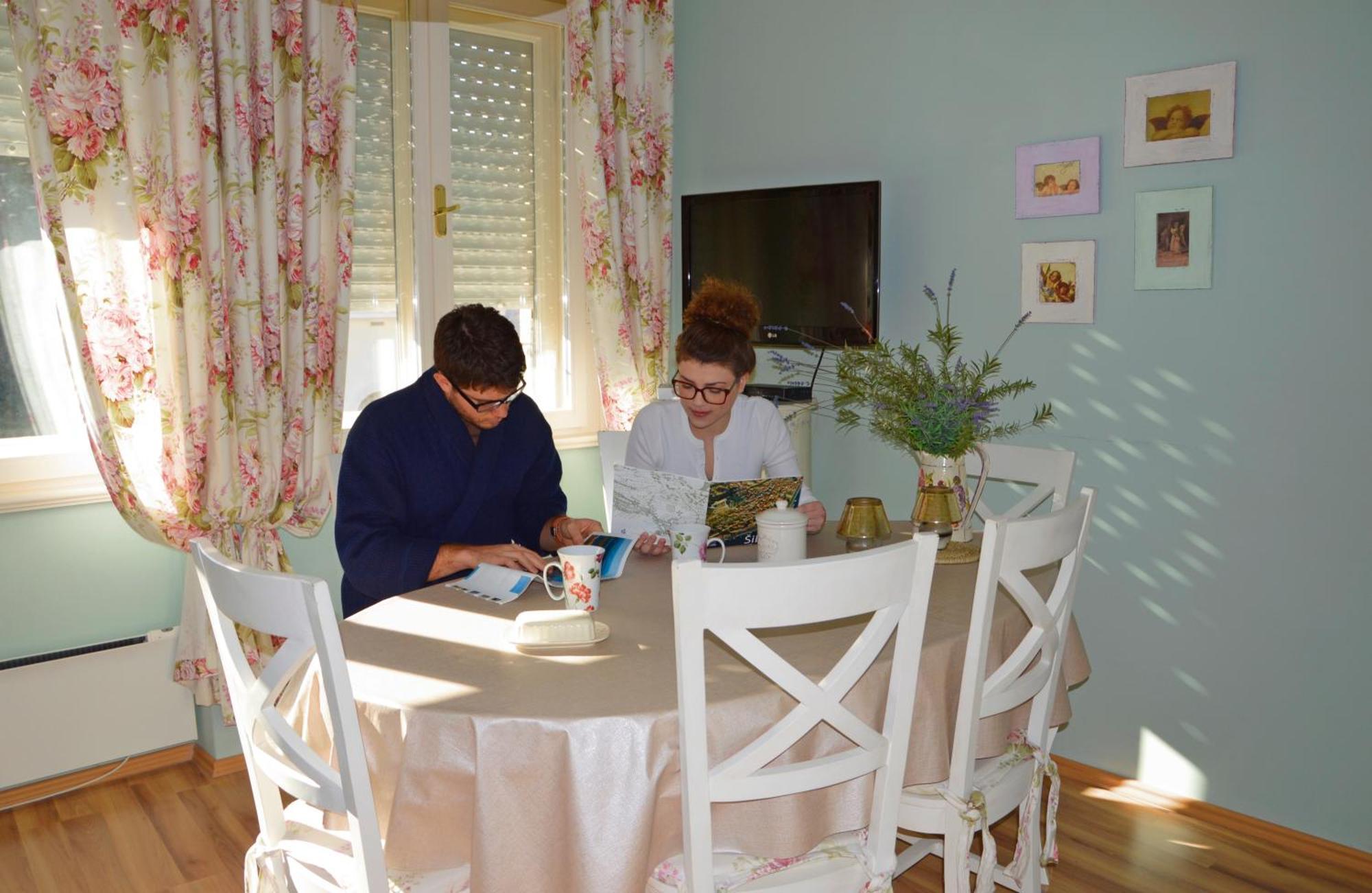 Shabby Chic Apartments Σίμπενικ Δωμάτιο φωτογραφία