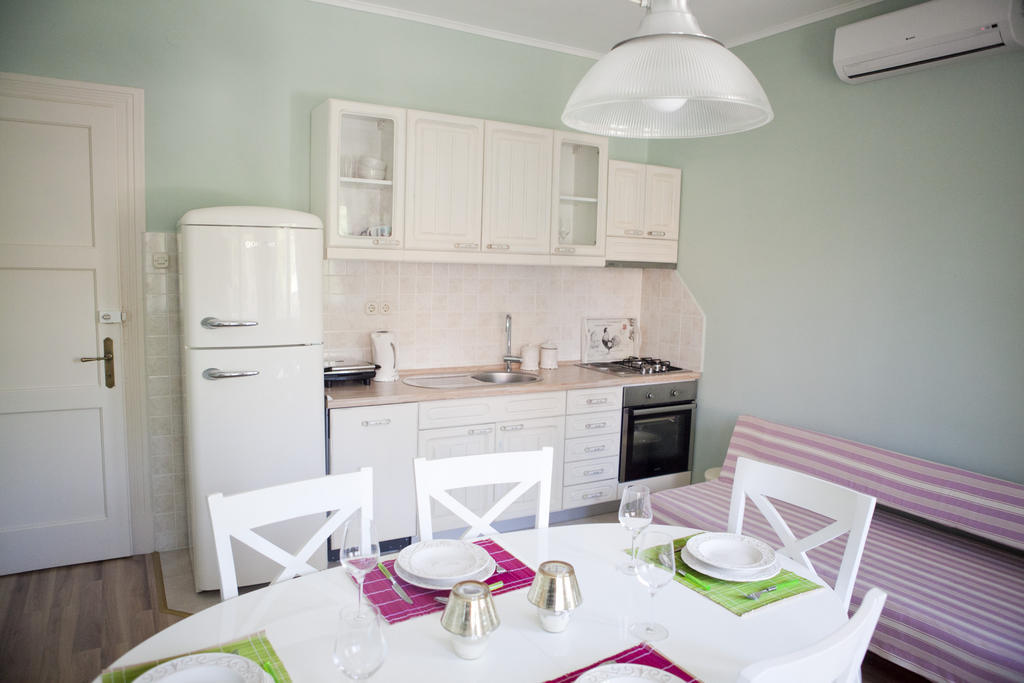 Shabby Chic Apartments Σίμπενικ Δωμάτιο φωτογραφία